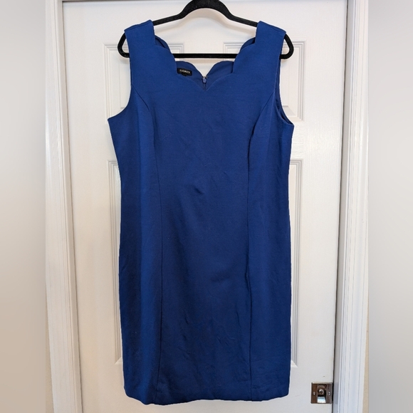 Talbots Dresses & Skirts - TALBOTS Scalloped V-neck Sleeveless Dress